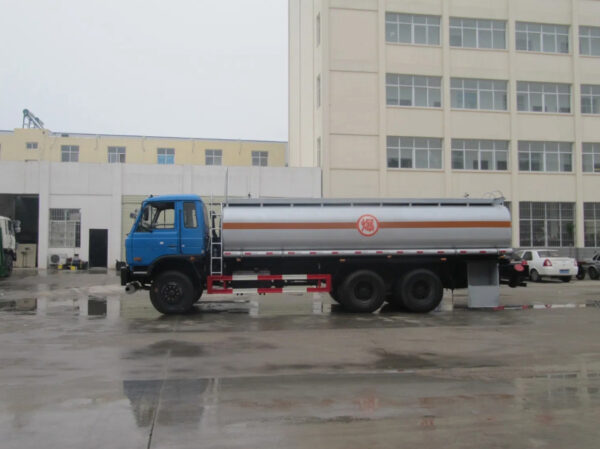 Dongfeng Gasoline Diesel Oil Tank/Tanker 4X2 Fuel Truck China Manufacturer - 图片 2