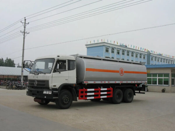 Dongfeng Fuel Gasoline Diesel Oil 18-25m³ Tank/Tanker Fuel Truck with China Manufactured Factory Price