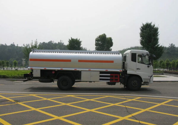 Dongfeng Fuel Tank Truck Tanker 12000liters/12cbm Oil Delivery Diesel Gasoline Transportation Vehicle - 图片 6