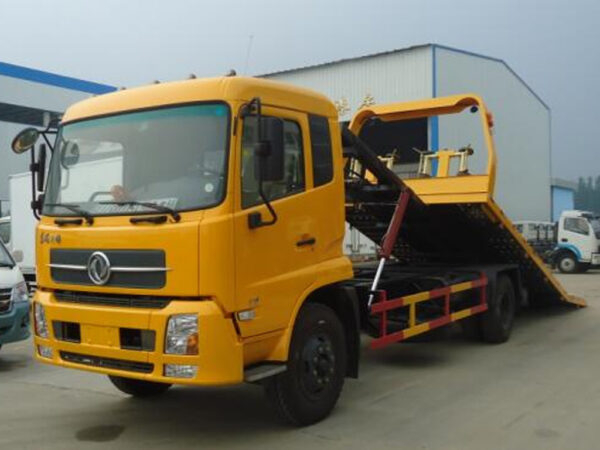 Dongfeng Flatbed Towing Truck 4X2 180HP Road Wrecker