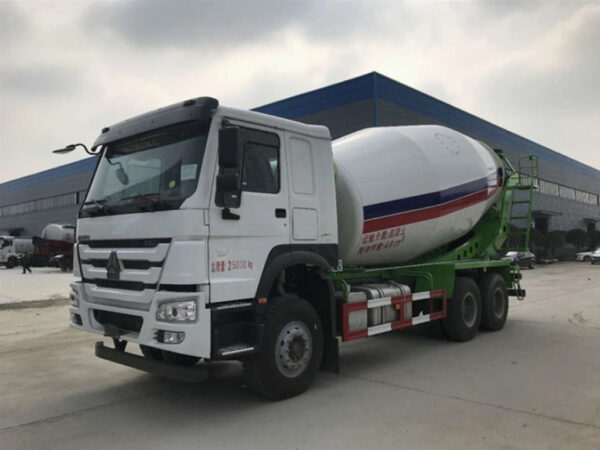 Concrete Cement Mixer Truck HOWO Sinotruck 6X4 Volume 12 Cubic Euro2 Mixer China Manufacturer