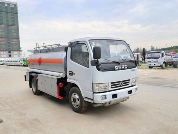 Dongfeng Gasoline Diesel Oil Tank/Tanker 4X2 Single Axle Truck Fuel Tanker Truck Direct Sale China Factory