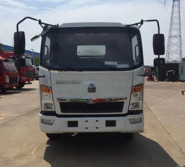HOWO Sewage Suction Truck with Vacuum Pump 4×2 150HP 5cbm Factory Directly Sale - 图片 3