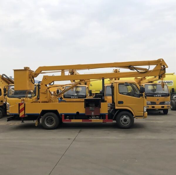 High Altitude Operation Aerial Work 12m Hydraulic Aerial Cage Lift Truck China Manufacturer - 图片 2