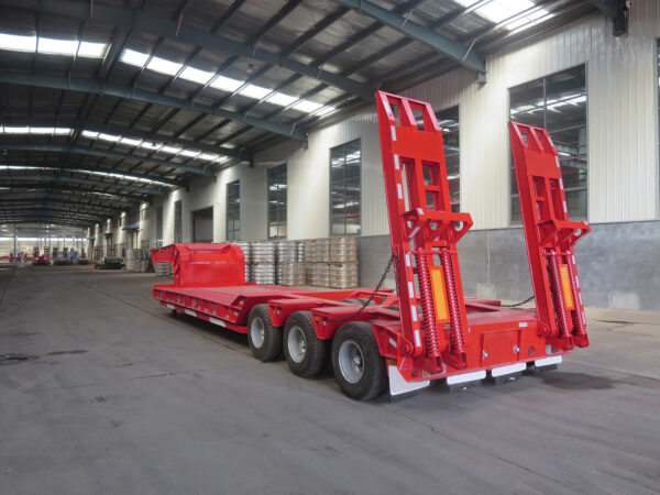 Low Flatbed/Bed Three-Line Semi-trailer China Customizable