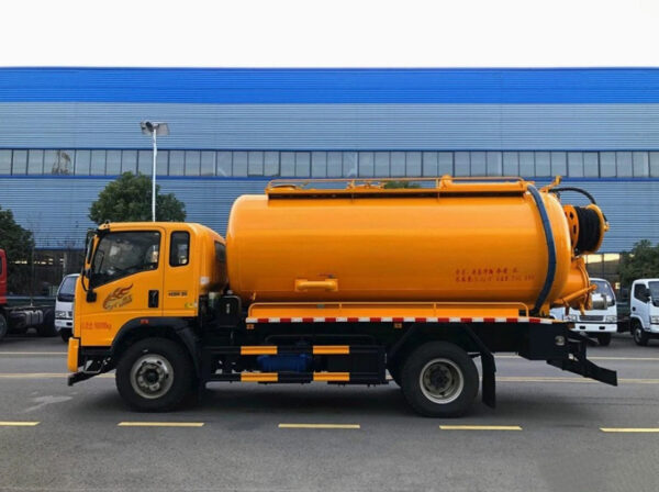 SINOTRUK Fecal Suction 190HP 9cbm 10cbm 12cbm 15cbm Truck with Vacuum Pump High Pressure Cleaning - 图片 4