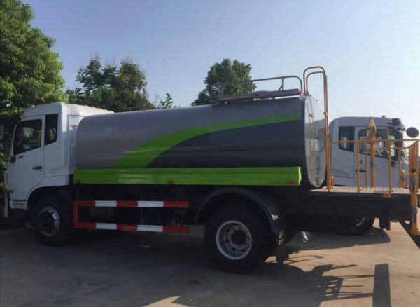 Dongfeng Water Tank Truck 4X2 5 Cbm/7Cbm/8Cbm/10Cbm Tanker China Factory Directly Sale - 图片 4