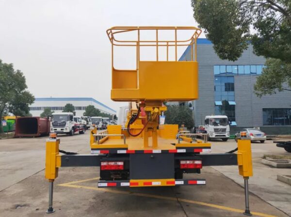 Dongfeng Bucket Aerial Lift High Operation Work Truck with 12m 14m 16m 18m 4*2 Straight Extend Arm - 图片 4