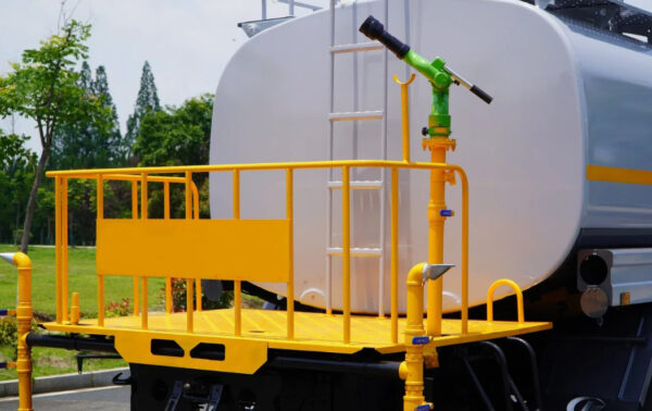 Dongfeng Water Tank Truck 4X2 210HP 15cbm 18cbm 20cbm 25cbm Tanker China Directly Manufacturer - 图片 5