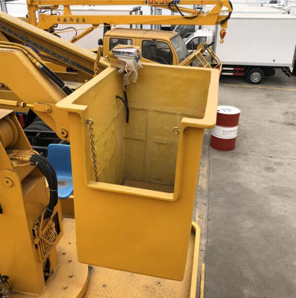 High Altitude Operation Aerial Work 12m Hydraulic Aerial Cage Lift Truck China Manufacturer - 图片 5