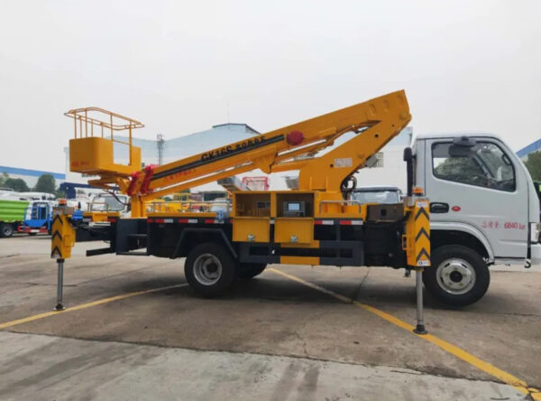 Dongfeng Bucket Aerial Lift High Operation Work Truck with 12m 14m 16m 18m 4*2 Straight Extend Arm - 图片 5