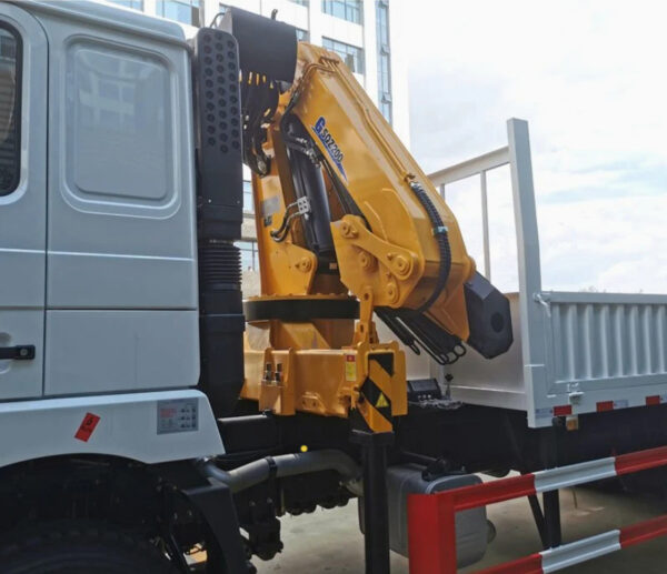 Left Hand Drive Knuckle Book 6X4 Crane Truck - 图片 5