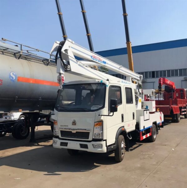 HOWO Extended Boom Arm 4X2 12m High Altitude Operation Hydraulic Lifting Cage Truck - 图片 6
