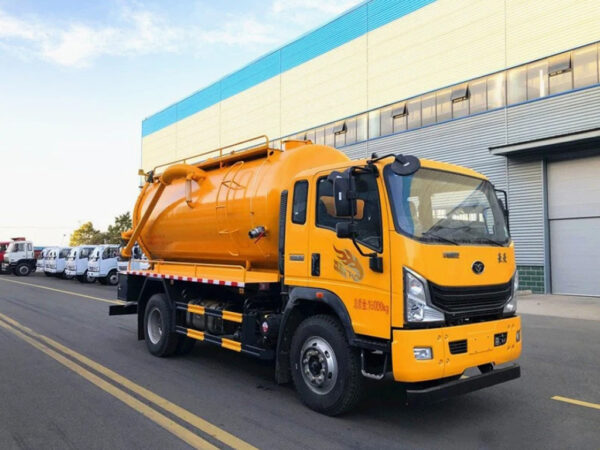 SINOTRUK Fecal Suction 190HP 9cbm 10cbm 12cbm 15cbm Truck with Vacuum Pump High Pressure Cleaning