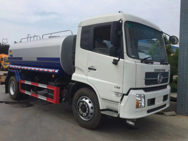 Dongfeng Water Tank Truck 4X2 210HP 15cbm 18cbm 20cbm 25cbm Tanker Factory Directly Sale