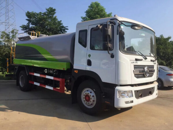 Dongfeng Water Tank Truck 4X2 5 Cbm/7Cbm/8Cbm/10Cbm Tanker China Factory Directly Sale