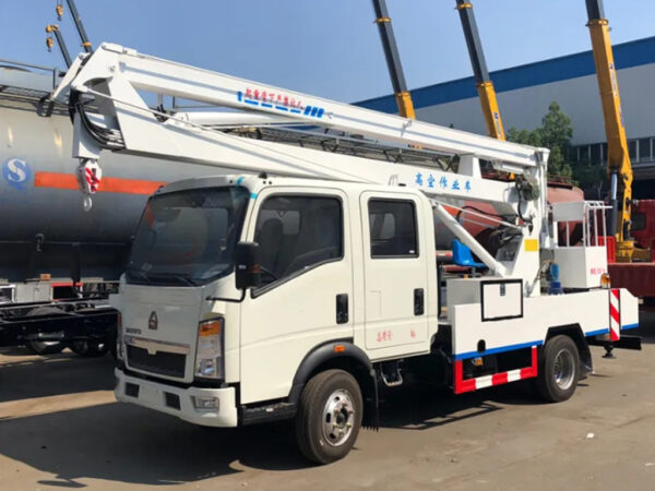 HOWO Extended Boom Arm 4X2 12m High Altitude Operation Hydraulic Lifting Cage Truck