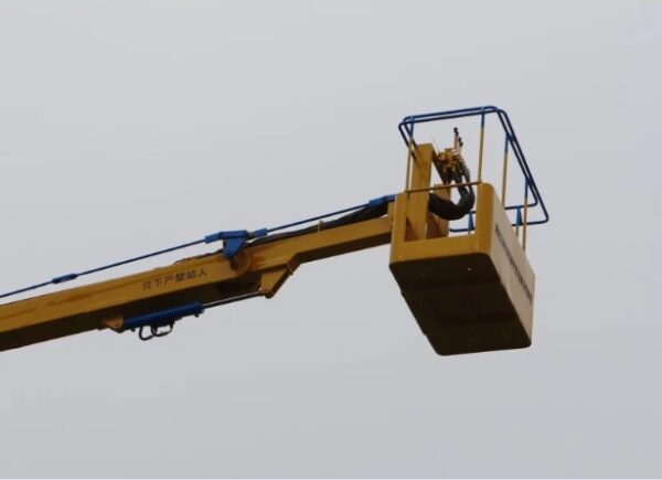 Altitude Platform Working 10m 12m 16m 18m 22m High up Truck Mounted Aerial Platform - 图片 3