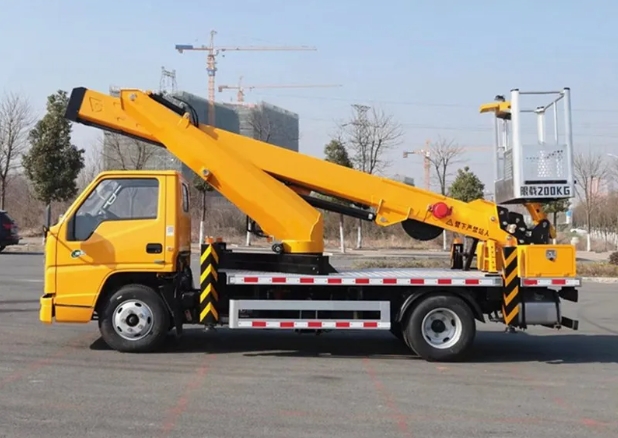 High Altitude Aerial Operation Truck Bucket Truck China Factory Good Quality Manufacturers - 图片 5