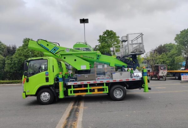 ISUZU Aerial Work Platform Insulated Blue Hydraulic Lift Truck Telescopic Aerial Lift Truck China Factory Price for Sale - 图片 6