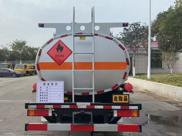 Diesel Oil/Gasoline Tanker Truck Dongfeng 9.66 Square Fuel Truck - 图片 4